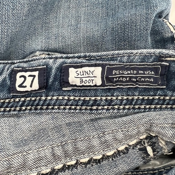 Miss Me Sunny Bootcut Distressed Embroidered Jeans Size 27 Women’s - Picture 4 of 6